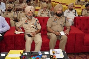 ਡੀਜੀਪੀ ਪੰਜਾਬ ਨੇ ਫਿਰੋਜ਼ਪੁਰ ਵਿਖੇ ਅਧਿਕਾਰੀਆਂ ਨਾਲ ਕੀਤੀ ਸਮੀਖਿਆ ਮੀਟਿੰਗ