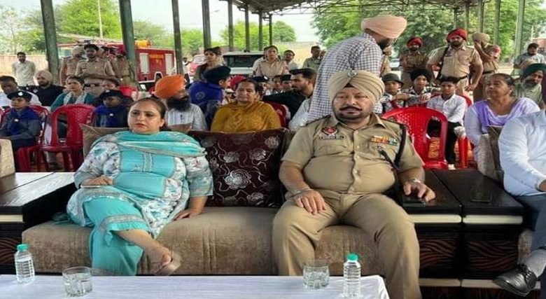 ਬਰਨਾਲਾ 'ਚ ਆਜ਼ਾਦੀ ਦਿਵਸ ਸੰਬੰਧੀ ਕਰਵਾਈ ਫੁੱਲ ਡਰੈੱਸ ਰਿਹਰਸਲ