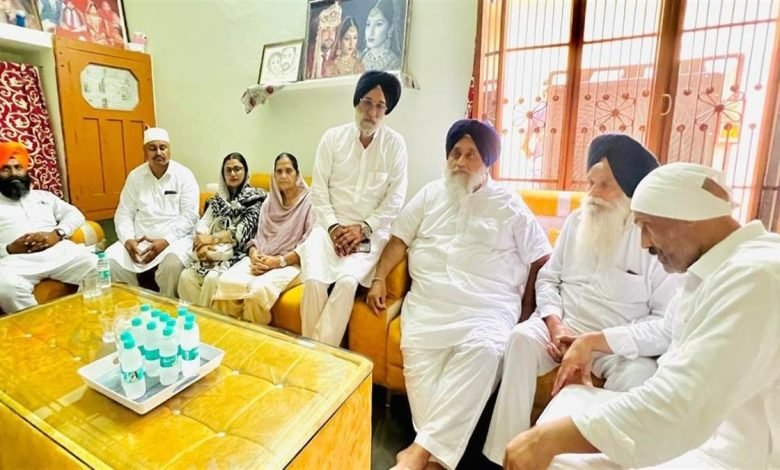 ਅਜਮੇਰ ਸਿੰਘ ਕਾਕਾ ਛਾਪਾ ਦੇ ਘਰ ਪਹੁੰਚੇ ਸੁਖਬੀਰ ਸਿੰਘ ਬਾਦਲ