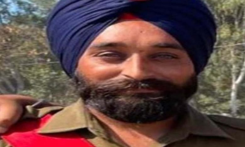 ਡਿਊਟੀ ਦੌਰਾਨ ਦਿਲ ਦੀ ਗਤੀ ਰੁਕਣ ਕਾਰਨ ਫ਼ੌਜੀ ਦੀ ਮੌਤ ਡਿਊਟੀ ਦੌਰਾਨ ਦਿਲ ਦੀ ਗਤੀ ਰੁਕਣ ਕਾਰਨ ਫ਼ੌਜੀ ਦੀ ਮੌਤ