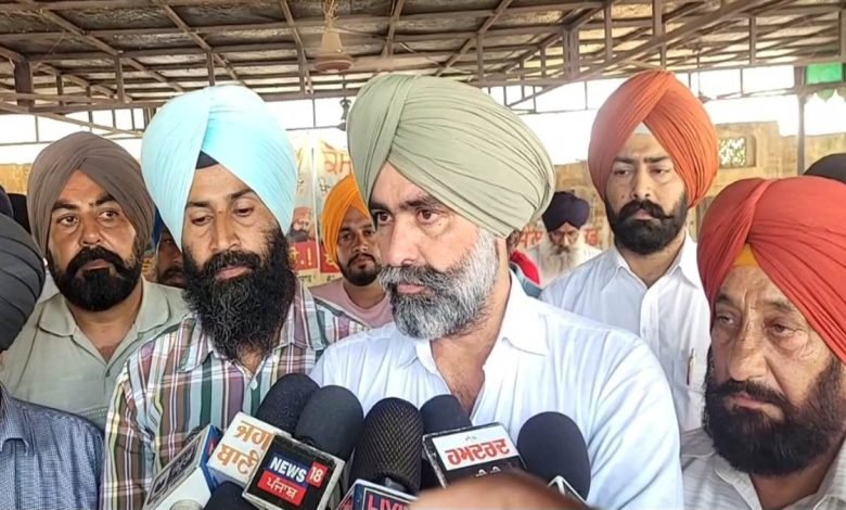 ਕੇਂਦਰ ਸਰਕਾਰ ਵੱਲੋਂ ਦਿੱਤੇ ਸਨਮਾਨ ਨੂੰ ਪਿੰਡ ਵਾਸੀਆਂ ਨੇ ਵਾਪਸ ਕਰਨ ਦਾ ਲਿਆ ਫੈਸਲਾ