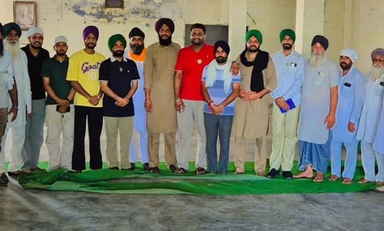 ਬੀਕੇਯੂ ਏਕਤਾ ਸਿੱਧੂਪੁਰ ਦੀ ਮੀਟਿੰਗ 'ਚ ਗੁਰਨੇਕ ਸਿੰਘ ਨੂੰ ਬਲਾਕ ਪ੍ਰੈਸ ਸਕੱਤਰ ਦੇ ਅਹੁਦੇ ਤੋਂ ਅਤੇ ਮੁੱਢਲੀ ਮੈਂਬਰਸ਼ਿਪ ਤੋਂ ਖਾਰਜ ਕੀਤਾ