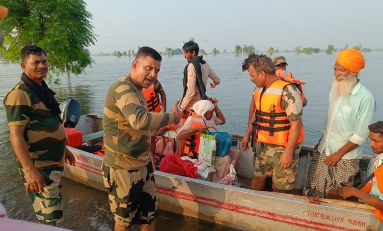 FLOOD SITUATION IN BORDER AREAS OF FEROZEPUR: BSF EXTENDS SUPPORT TO VILLAGERS AMID RISING WATER LEVELS
