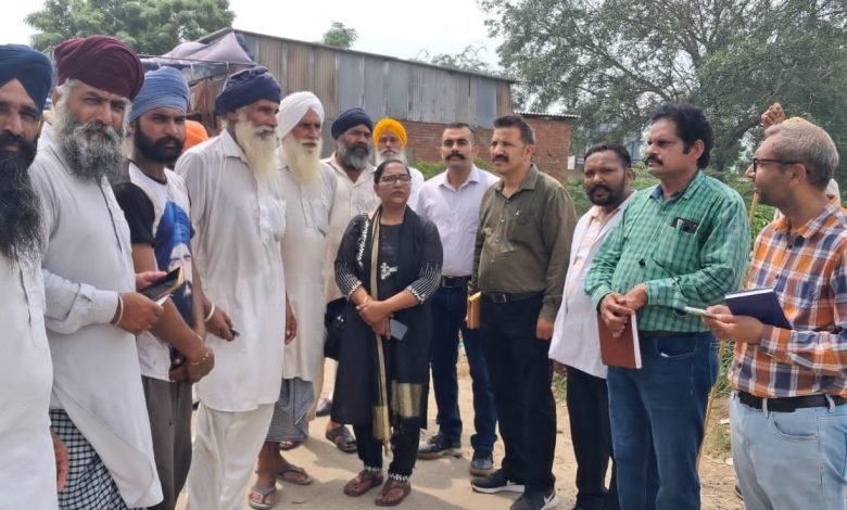 ਸਿਵਲ ਸਰਜਨ ਨੇ ਪਿੰਡ ਫੱਤੇ ਵਾਲਾ ਵਿਖੇ ਰਿਲੀਫ਼ ਕੈਂਪ ਵਿਖੇ ਮੈਡੀਕਲ ਸੇਵਾਵਾਂ ਦਾ ਜਾਇਜ਼ਾ ਲਿਆ