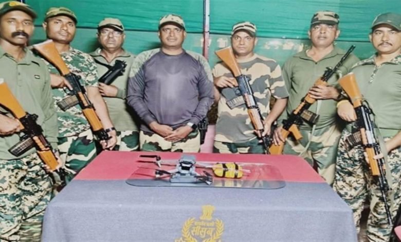 ਚਾਰ ਤਸਕਰ ਦਬੋਚੇ; ਹਥਿਆਰ, ਹੈਰੋਇਨ ਤੇ ਡ੍ਰੋਨ ਬਰਾਮਦ