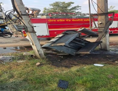 ਡੇਰਾਬੱਸੀ-ਬਰਵਾਲਾ ਰੋਡ 'ਤੇ ਪ੍ਰਾਈਵੇਟ ਬੱਸ ਟਰਾਂਸਫਾਰਮ ਨਾਲ ਟਕਰਾਈ