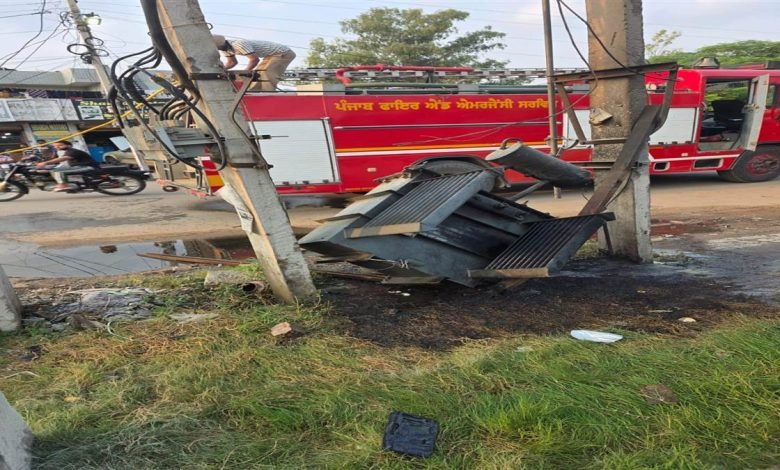 ਡੇਰਾਬੱਸੀ-ਬਰਵਾਲਾ ਰੋਡ 'ਤੇ ਪ੍ਰਾਈਵੇਟ ਬੱਸ ਟਰਾਂਸਫਾਰਮ ਨਾਲ ਟਕਰਾਈ