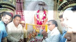 ਗਵਰਨਰ ਗੁਲਾਬ ਚੰਦ ਕਟਾਰੀਆ ਸ੍ਰੀ ਵਿਸ਼ਵਕਰਮਾ ਮੰਦਰ ਫਗਵਾੜਾ ਵਿਖੇ ਹੋਏ ਨਤਮਸਤਕ, ਵੱਡੀ ਗਿਣਤੀ 'ਚ ਸੰਗਤਾਂ ਵੀ ਹਾਜ਼ਰ