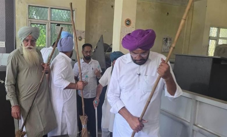 ਡਿਊਟੀ ’ਚ ਕੋਤਾਹੀ ਕਾਰਨ ਸਰਕਾਰ ਨੇ ਐਕਸੀਐਨ, ਐੱਸਡੀਓ ਤੇ ਜੇਈ ਕੀਤੇ ਮੁਅੱਤਲ : ਧਾਲੀਵਾਲ