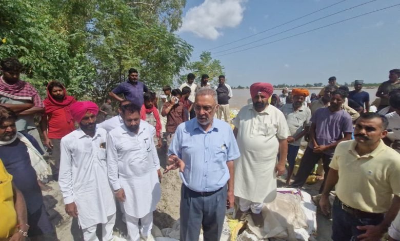 ਪੰਜਾਬ ਸਰਕਾਰ ਹੜ੍ਹ ਪੀੜਤਾਂ ਦੇ ਮੁੜ ਵਸੇਬੇ ਅਤੇ ਨੁਕਸਾਨ ਦਾ ਮੁਆਵਜਾ ਦੇਣ ਲਈ ਪੂਰੀ ਤਰ੍ਹਾਂ ਵਚਨਬੱਧ