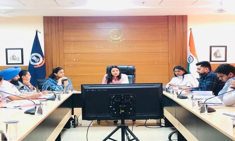 ਡੀਸੀ ਵੱਲੋਂ ਮਾਲ ਵਿਭਾਗ ਦੀ ਕਾਰਗੁਜ਼ਾਰੀ ਦੀ ਸਮੀਖਿਆ ਬੈਠਕ ਡੀਸੀ ਵੱਲੋਂ ਮਾਲ ਵਿਭਾਗ ਦੀ ਕਾਰਗੁਜ਼ਾਰੀ ਦੀ ਸਮੀਖਿਆ ਬੈਠਕ