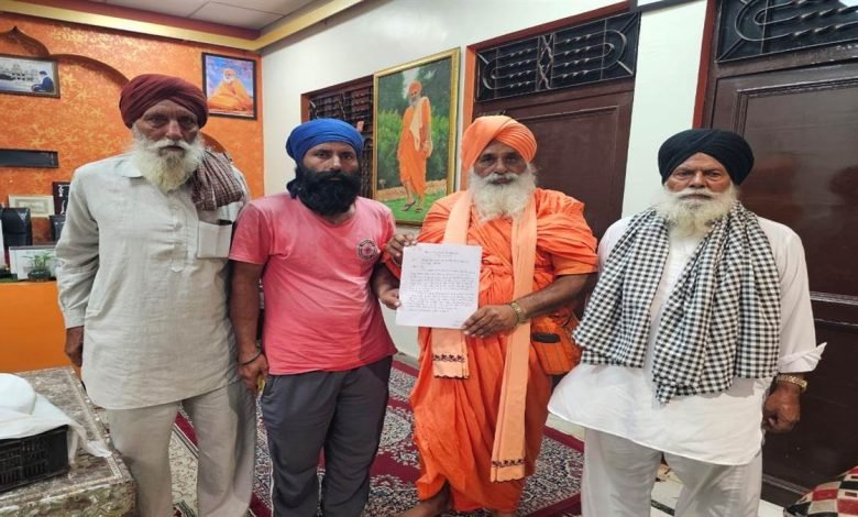 ਇਟਲੀ ’ਚ ਮਰੇ ਪੰਜਾਬੀਆਂ ਦੀਆਂ ਮ੍ਰਿਤਕ ਦੇਹਾਂ ਲਿਆਉਣ ਲਈ ਸੰਤ ਸੀਚੇਵਾਲ ਵੱਲੋਂ ਵਿਦੇਸ਼ ਮੰਤਰੀ ਤੱਕ ਪਹੁੰਚ, ਸੜਕ ਹਾਦਸੇ ’ਚ 4 ਦੀ ਹੋਈ ਸੀ ਮੌਤ ਇਟਲੀ ’ਚ ਮਰੇ ਪੰਜਾਬੀਆਂ ਦੀਆਂ ਮ੍ਰਿਤਕ ਦੇਹਾਂ ਲਿਆਉਣ ਲਈ ਸੰਤ ਸੀਚੇਵਾਲ ਵੱਲੋਂ ਵਿਦੇਸ਼ ਮੰਤਰੀ ਤੱਕ ਪਹੁੰਚ, ਸੜਕ ਹਾਦਸੇ ’ਚ 4 ਦੀ ਹੋਈ ਸੀ ਮੌਤ