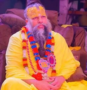 ਪ੍ਰੇਮਾਨੰਦ ਮਹਾਰਾਜ ਨੇ ਇਸ ਸੰਤ ਨੂੰ ਆਪਣੀ ਗੱਦੀ 'ਤੇ ਬਿਠਾਇਆ, ਗਲੇ ਮਿਲ ਕੇ ਫੁੱਟ-ਫੁੱਟ ਕੇ ਰੋਏ