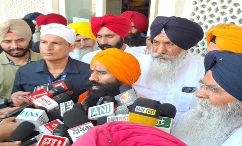 ਬਾਬਾ ਰਾਮਦੇਵ ਸੱਚਖੰਡ ਸ੍ਰੀ ਹਰਿਮੰਦਰ ਸਾਹਿਬ ਹੋਏ ਨਤਮਸਤਕ