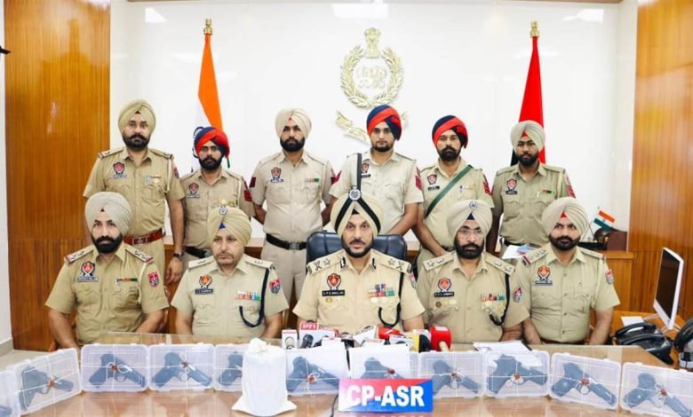 ਸਰਹੱਦ ਪਾਰੋਂ ਹਥਿਆਰ ਤੇ ਨਸ਼ਾ ਤਸਕਰੀ ਨੈੱਟਵਰਕ ਦਾ ਪਰਦਾਫਾਸ਼