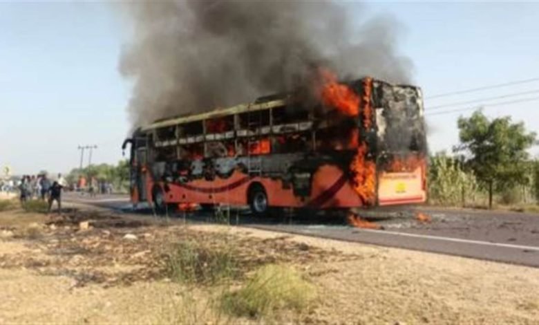 ਜੈਸਲਮੇਰ 'ਚ ਚੱਲਦੀ ਬੱਸ ਨੂੰ ਲੱਗੀ ਅੱਗ, 10 ਤੋਂ 12 ਲੋਕਾਂ ਦੀ ਮੌਤ ਦਾ ਖਦਸ਼ਾ