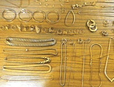 ਅੰਮ੍ਰਿਤਸਰ ਏਅਰਪੋਰਟ 'ਤੇ ਦੁਬਈ ਤੋਂ ਆਏ ਯਾਤਰੀਆਂ ਤੋਂ ਸੋਨੇ ਦੇ ਗਹਿਣੇ ਜ਼ਬਤ