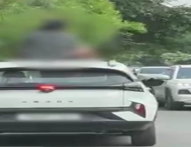 ਵਿਦੇਸ਼ੀ ਵਿਦਿਆਰਥੀਆਂ ਦੀਆਂ ਕਾਰ ਦੀ ਛੱਤ ’ਤੇ ਗਲਤ ਹਰਕਤਾਂ, ਵੀਡੀਓ ਵਾਇਰਲ