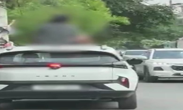 ਵਿਦੇਸ਼ੀ ਵਿਦਿਆਰਥੀਆਂ ਦੀਆਂ ਕਾਰ ਦੀ ਛੱਤ ’ਤੇ ਗਲਤ ਹਰਕਤਾਂ, ਵੀਡੀਓ ਵਾਇਰਲ