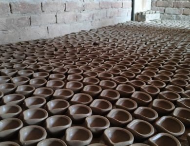 ਚਾਈਨੀਜ਼ ਲੜੀਆਂ ਅੱਗੇ ਫਿੱਕੇ ਪਏ ਮਿੱਟੀ ਦੇ ਦੀਵੇ, ਘੁਮਿਆਰਾਂ ਦੇ ਚਿਹਰਿਆਂ ’ਤੇ ਛਾਈ ਉਦਾਸੀ