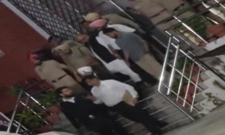 ਵਾਰੰਟ ਦਾ ਪਾਲਣ ਕਰਵਾਉਣ ਦੇ ਰੋਪੜ ਕੋਰਟ ਦੇ ਹੁਕਮ ਤੋਂ ਬਾਅਦ ਨਵਨੀਤ ਚਤੁਰਵੇਦੀ ਗ੍ਰਿਫ਼ਤਾਰ