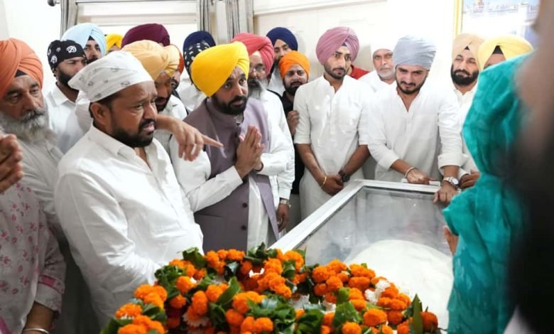 ਰਾਜਵੀਰ ਜਵੰਦਾ ਹਮੇਸ਼ਾ ਆਪਣੇ ਪ੍ਰਸੰਸਕਾਂ ਦੇ ਦਿਲਾਂ ਵਿੱਚ ਜਿਉਂਦਾ ਰਹੇਗਾ: ਮੁੱਖ ਮੰਤਰੀ ਰਾਜਵੀਰ ਜਵੰਦਾ ਹਮੇਸ਼ਾ ਆਪਣੇ ਪ੍ਰਸੰਸਕਾਂ ਦੇ ਦਿਲਾਂ ਵਿੱਚ ਜਿਉਂਦਾ ਰਹੇਗਾ: ਮੁੱਖ ਮੰਤਰੀ