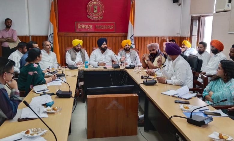 ਸ੍ਰੀ ਗੁਰੂ ਤੇਗ ਬਹਾਦਰ ਜੀ ਦੇ 350ਵੇਂ ਸ਼ਹੀਦੀ ਦਿਵਸ ਨੂੰ ਸਮਰਪਿਤ ਕਰਵਾਏ ਜਾਣ ਵਾਲੇ ਸਮਾਗਮਾਂ ਅਤੇ ਕੱਢੇ ਜਾਣ ਵਾਲੇ ਨਗਰ ਕੀਰਤਨ ਦੇ ਪ੍ਰਬੰਧਾਂ ਨੂੰ ਯਕੀਨੀ ਬਣਾਉਣ ਲਈ ਮੀਟਿੰਗ ਆਯੋਜਿਤ