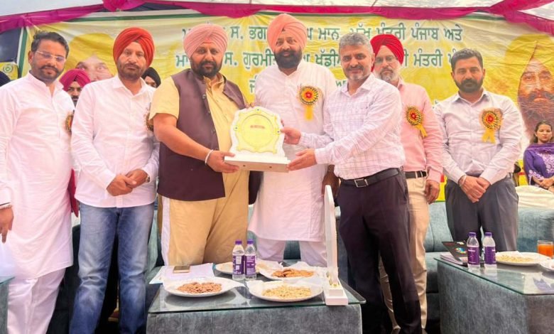 ਖੇਤੀਬਾੜੀ ਅਤੇ ਕਿਸਾਨ ਭਲਾਈ ਵਿਭਾਗ ਫ਼ਿਰੋਜ਼ਪੁਰ ਵੱਲੋ ਜ਼ਿਲ੍ਹਾ ਪੱਧਰੀ ਕਿਸਾਨ ਸਿਖਲਾਈ ਕੈਂਪ ਆਯੋਜਿਤ ਖੇਤੀਬਾੜੀ ਅਤੇ ਕਿਸਾਨ ਭਲਾਈ ਵਿਭਾਗ ਫ਼ਿਰੋਜ਼ਪੁਰ ਵੱਲੋ ਜ਼ਿਲ੍ਹਾ ਪੱਧਰੀ ਕਿਸਾਨ ਸਿਖਲਾਈ ਕੈਂਪ ਆਯੋਜਿਤ