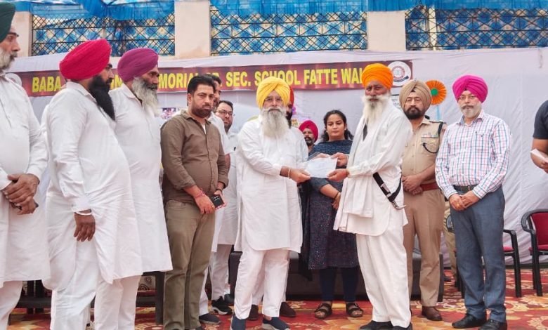 ਕੈਬਨਿਟ ਮੰਤਰੀ ਗੁਰਮੀਤ ਸਿੰਘ ਖੁਡੀਆਂ ਵੱਲੋਂ 57 ਕਿਸਾਨਾਂ ਨੂੰ 16 ਲੱਖ ਰੁਪਏ ਤੋਂ ਵੱਧ ਦੀ ਮੁਆਵਜਾ ਰਾਸ਼ੀ ਦੇ ਮਨਜ਼ੂਰੀ ਪੱਤਰ ਵੰਡੇ