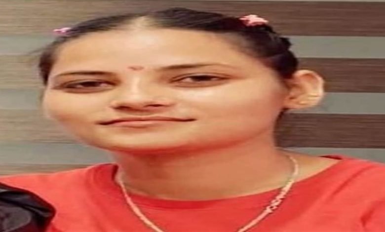 ਲੜਕੀ ਦੀ ਭੇਤਭਰੇ ਹਲਾਤ 'ਚ ਮੌਤ, ਮਾਪਿਆਂ ਵਲੋਂ ਲੁੱਟ ਦੀ ਨੀਅਤ ਨਾਲ ਮਾਰਨ ਦਾ ਦੋਸ਼