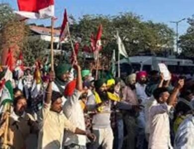 26 ਦਾ ਅਲਰਟ! ਚੰਡੀਗੜ੍ਹ ਪਹੁੰਚਣ ਦੀ ਤਿਆਰੀ 'ਚ 10,000 ਕਿਸਾਨ; PU 'ਚ ਮੁਕੰਮਲ ਬੰਦ ਦਾ ਸੱਦਾ, ਪੁਲਿਸ ਦੀਆਂ ਛੁੱਟੀਆਂ ਰੱਦ