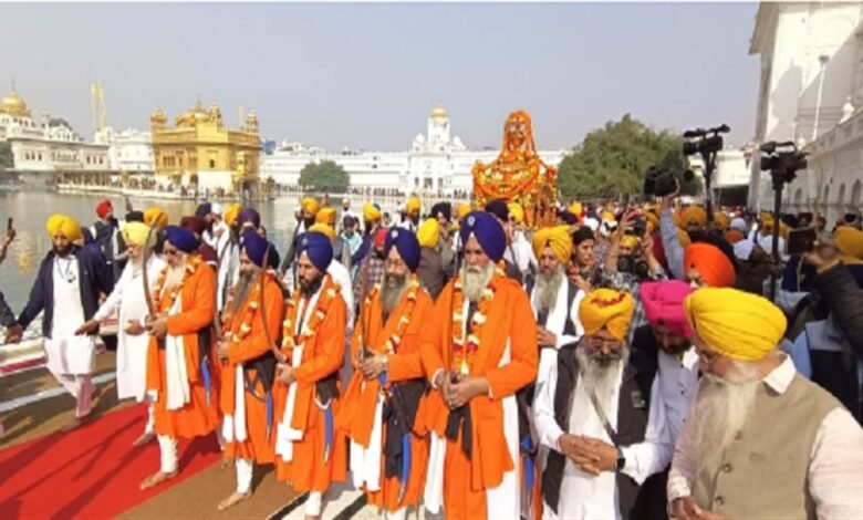 350 ਸਾਲਾ ਸ਼ਹੀਦੀ ਦਿਹਾੜੇ ਸਬੰਧੀ ਸ੍ਰੀ ਅਕਾਲ ਤਖਤ ਸਾਹਿਬ ਤੋਂ ਸਜਾਇਆ ਨਗਰ ਕੀਰਤਨ