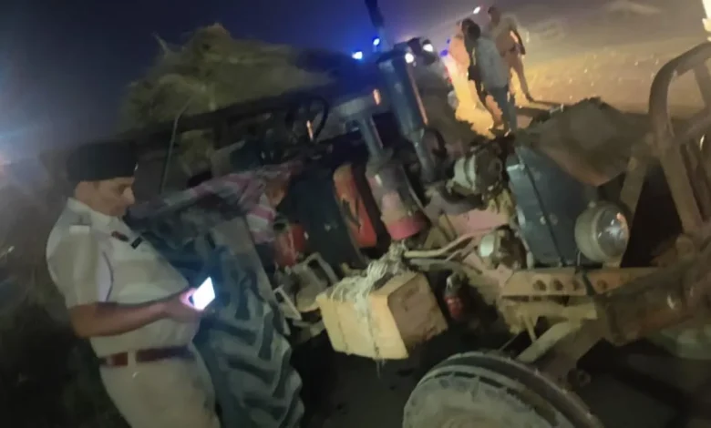 ਹਾਦਸੇ 'ਚ ਪੂਰੇ ਪਰਿਵਾਰ ਦੀ ਮੌਤ, ਤੇਜ਼ ਰਫਤਾਰ ਟਰੈਕਟਰ ਨੇ ਕਾਰ ਨੂੰ ਮਾਰੀ ਜ਼ੋਰਦਾਰ ਟੱਕਰ