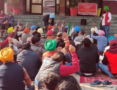 ਰੀਵਾਈਜ਼ਡ ਪੇ-ਸਕੇਲਾਂ ਦਾ ਬਕਾਇਆ ਜਾਰੀ ਨਾ ਕਰਨ ’ਤੇ ਸਟਾਫ਼ ਵੈਲਫੇਅਰ ਐਸੋਸੀਏਸ਼ਨ ਨੇ ਜਤਾਇਆ ਰੋਸ