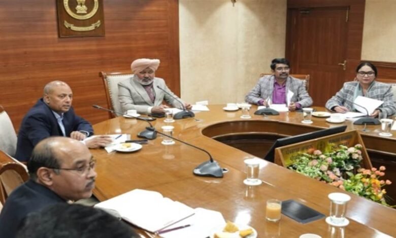 ਪੈਨਸ਼ਨਰ ਸੇਵਾ ਪੋਰਟਲ ਰਜਿਸਟ੍ਰੇਸ਼ਨ ਨੂੰ ਪੂਰਾ ਕਰਨ ਲਈ ਬੈਂਕ ਅਧਿਕਾਰੀਆਂ ਨਾਲ ਹਰਪਾਲ ਸਿੰਘ ਚੀਮਾ ਨੇ ਕੀਤੀ ਮੀਟਿੰਗ