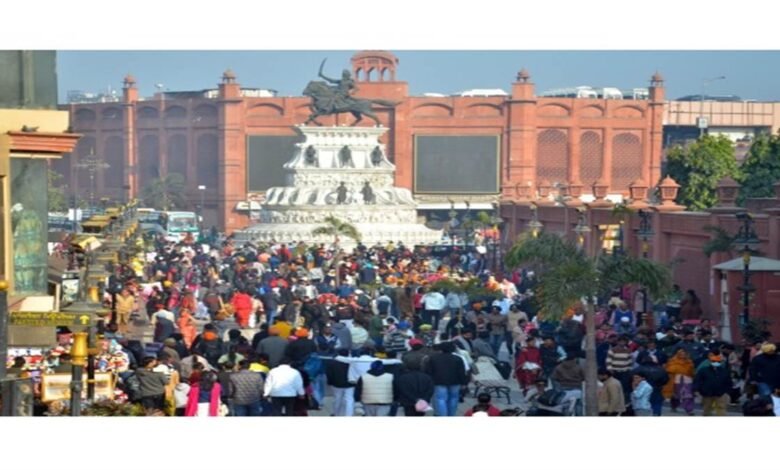 ਨਵੇਂ ਸਾਲ ਤੋਂ ਪਹਿਲਾਂ ਧਾਰਮਿਕ ਤੇ ਇਤਿਹਾਸਕ ਸਥਾਨਾਂ ’ਚ ਉਮੜਿਆ ਸੈਲਾਬ