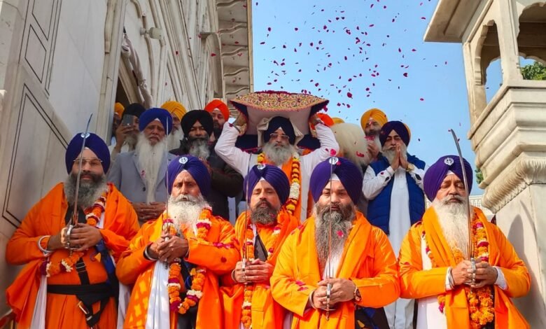 ਦਸਵੇਂ ਪਾਤਸ਼ਾਹ ਜੀ ਦੇ ਪ੍ਰਕਾਸ਼ ਪੁਰਬ ਦੇ ਸਬੰਧ 'ਚ ਸ੍ਰੀ ਅਕਾਲ ਤਖ਼ਤ ਸਾਹਿਬ ਤੋਂ ਸਜਾਇਆ ਨਗਰ ਕੀਰਤਨ