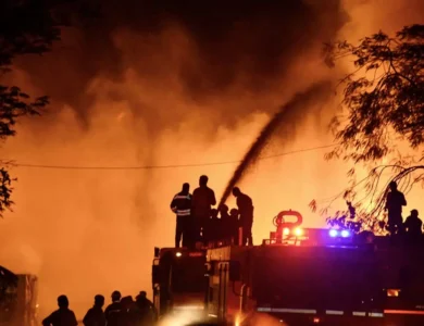 2 ਮੰਜਿਲਾਂ ਇਮਾਰਤ ’ਚ ਲੱਗੀ ਅੱਗ, 42 ਲੋਕਾਂ ਦਾ ਬਚਾਅ