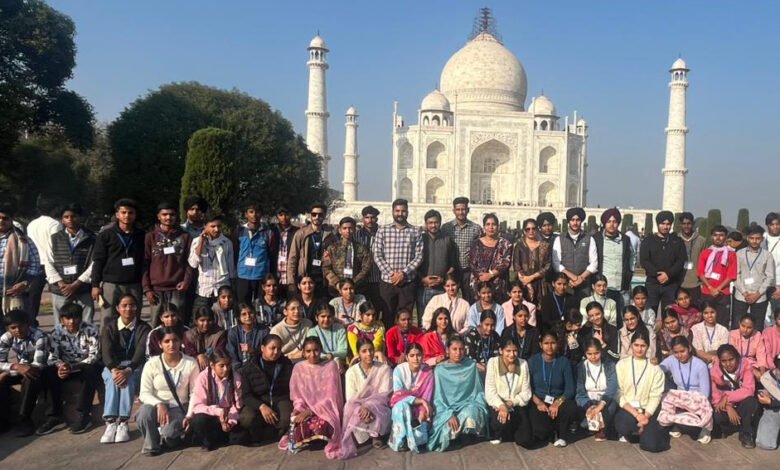 ਜ਼ਿਲ੍ਹਾ ਫ਼ਿਰੋਜ਼ਪੁਰ ਦੇ 65 ਹੋਣਹਾਰ ਵਿਦਿਆਰਥੀਆਂ ਨੂੰ ਸਿੱਖਿਆ ਵਿਭਾਗ ਵੱਲੋਂ ਵਿਦਿਅਕ ਟੂਰ ‘ਤੇ ਭੇਜਿਆ