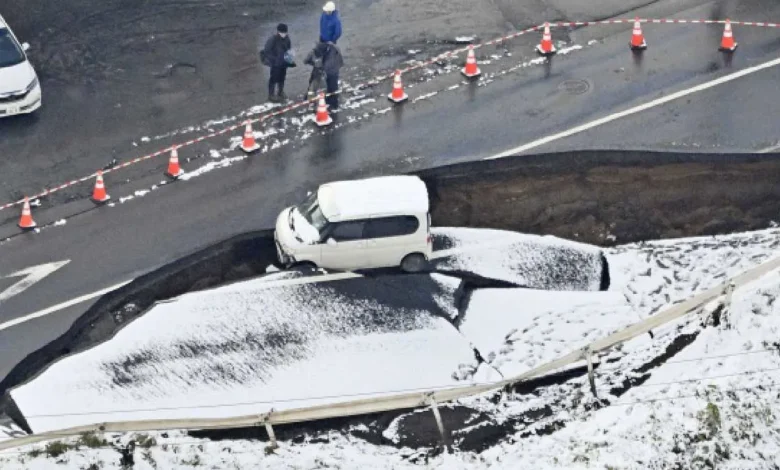 ਜਾਪਾਨ 'ਚ ਜ਼ੋਰਦਾਰ ਭੂਚਾਲ ਕਾਰਨ 33 ਲੋਕ ਜ਼ਖਮੀ ਜਾਪਾਨ 'ਚ ਜ਼ੋਰਦਾਰ ਭੂਚਾਲ ਕਾਰਨ 33 ਲੋਕ ਜ਼ਖਮੀ