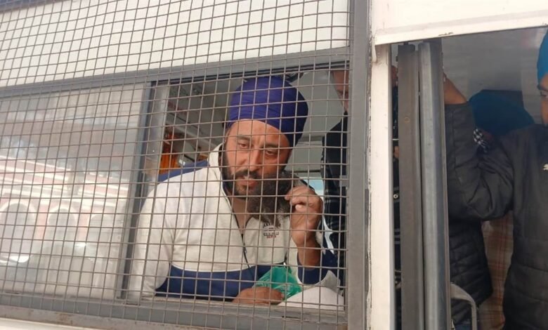 ਹਿਰਾਸਤ ’ਚ ਲਏ ਕੱਚੇ ਕਾਮਿਆਂ ਦੀ ਡਾਕਟਰੀ ਜਾਂਚ ਹੋਈ, ਜੇਲ੍ਹ ਭੇਜੇ ਹਿਰਾਸਤ ’ਚ ਲਏ ਕੱਚੇ ਕਾਮਿਆਂ ਦੀ ਡਾਕਟਰੀ ਜਾਂਚ ਹੋਈ, ਜੇਲ੍ਹ ਭੇਜੇ