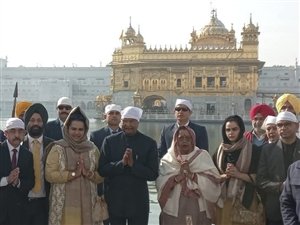ਭਾਰਤ ਦੇ ਸਾਬਕਾ ਰਾਸ਼ਟਰਪਤੀ ਰਾਮਨਾਥ ਕੋਵਿੰਦ ਨੇ ਸ੍ਰੀ ਦਰਬਾਰ ਸਾਹਿਬ ਟੇਕਿਆ ਮੱਥਾ