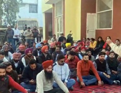 ਸਰਕਾਰੀ ਹਸਪਤਾਲ ਦੇ ਨਿੱਜੀਕਰਨ ਵਿਰੁੱਧ ਸਿਹਤ ਕਾਮਿਆਂ ਵੱਲੋਂ ਕੀਤੀ ਗਈ ਗੇਟ ਰੈਲੀ