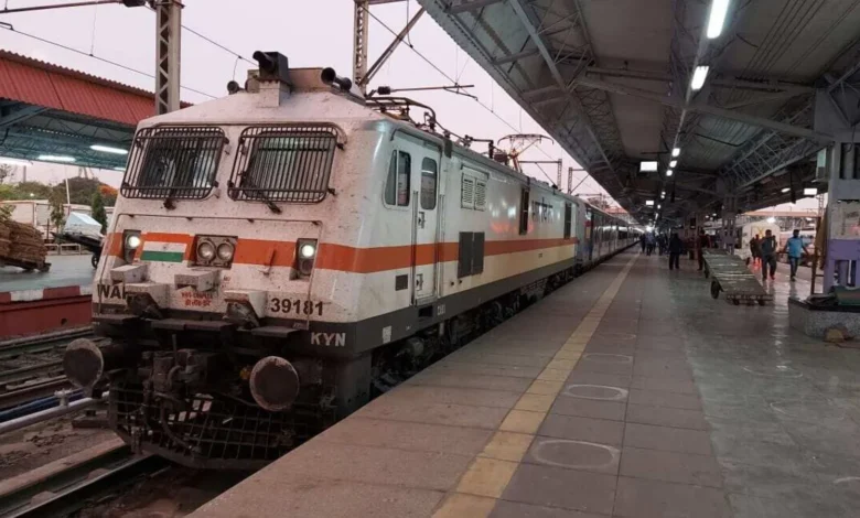 ਇਹ ਟਰੇਨਾਂ ਚੱਲ ਰਹੀਆਂ ਹਨ ਨਿਰਧਾਰਿਤ ਸਮੇਂ ਤੋਂ ਦੇਰੀ ਨਾਲ