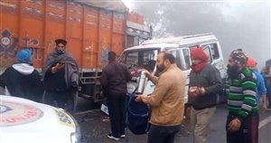 ਸੰਘਣੀ ਧੁੰਦ ਕਾਰਨ ਵਾਪਰਿਆ ਭਿਆਨਕ ਸੜਕ ਹਾਦਸਾ