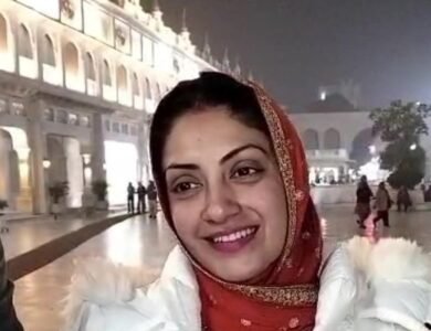 ਨਵੇਂ ਸਾਲ 'ਤੇ ਸ੍ਰੀ ਹਰਿਮੰਦਰ ਸਾਹਿਬ ਨਤਮਸਤਕ ਹੋਈ ਪੰਜਾਬੀ ਅਦਾਕਾਰਾ ਗੁਰਲੀਨ ਚੋਪੜਾ