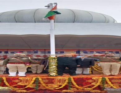 ਗਣਤੰਤਰ ਦਿਵਸ ਮੌਕੇ ਤਰਨਤਾਰਨ ’ਚ ਡਿਪਟੀ ਕਮਿਸ਼ਨਰ ਰਾਹੁਲ ਨੇ ਲਹਿਰਾਇਆ ਕੌਮੀ ਝੰਡਾ