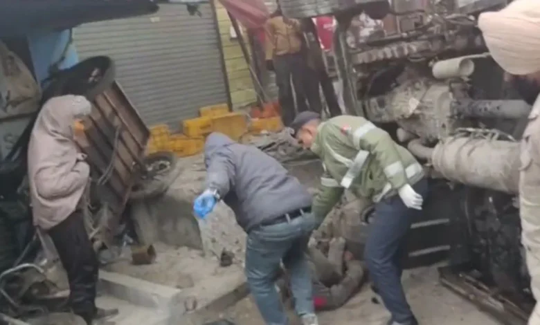 ਟਰੱਕ ਤੇ ਟਰਾਲੀ ਦੀ ਟੱਕਰ 'ਚ 2 ਮੌਤਾਂ, 7 ਜ਼ਖਮੀ