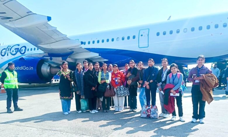 ਜ਼ਿਲ੍ਹਾ ਫਿਰੋਜ਼ਪੁਰ ਦੇ 15 ਹੋਣਹਾਰ ਵਿਦਿਆਰਥੀਆਂ ਨੂੰ ਹਵਾਈ ਜਹਾਜ਼ ਰਾਹੀਂ ਅਹਿਮਦਾਬਾਦ ਭੇਜਿਆ