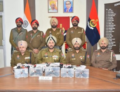 ਹਥਿਆਰ ਤਸਕਰੀ ਵਾਲੇ ਮਾਡਿਊਲ ਨਾਲ ਸਬੰਧਤ ਦੋ ਵਿਅਕਤੀ 5 ਅਤਿ-ਆਧੁਨਿਕ ਪਿਸਤੌਲਾਂ ਸਣੇ ਗ੍ਰਿਫ਼ਤਾਰ